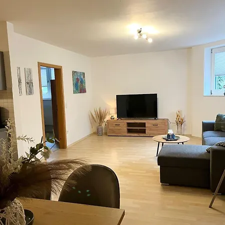 Ferien Und Monteurwohnung In 아파트 *