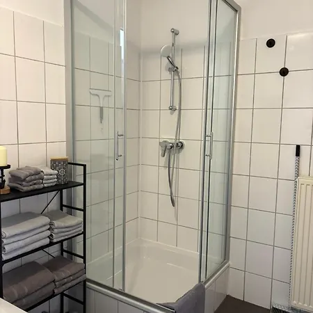Ferien Und Monteurwohnung In 아파트 *